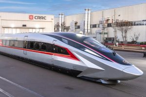 La Cina batte un nuovo record: il treno CR450 raggiunge i 450 km/h e diventa il più veloce del mondo