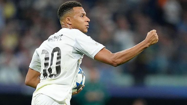 Kylian Mbappé raggiunge i 400 gol